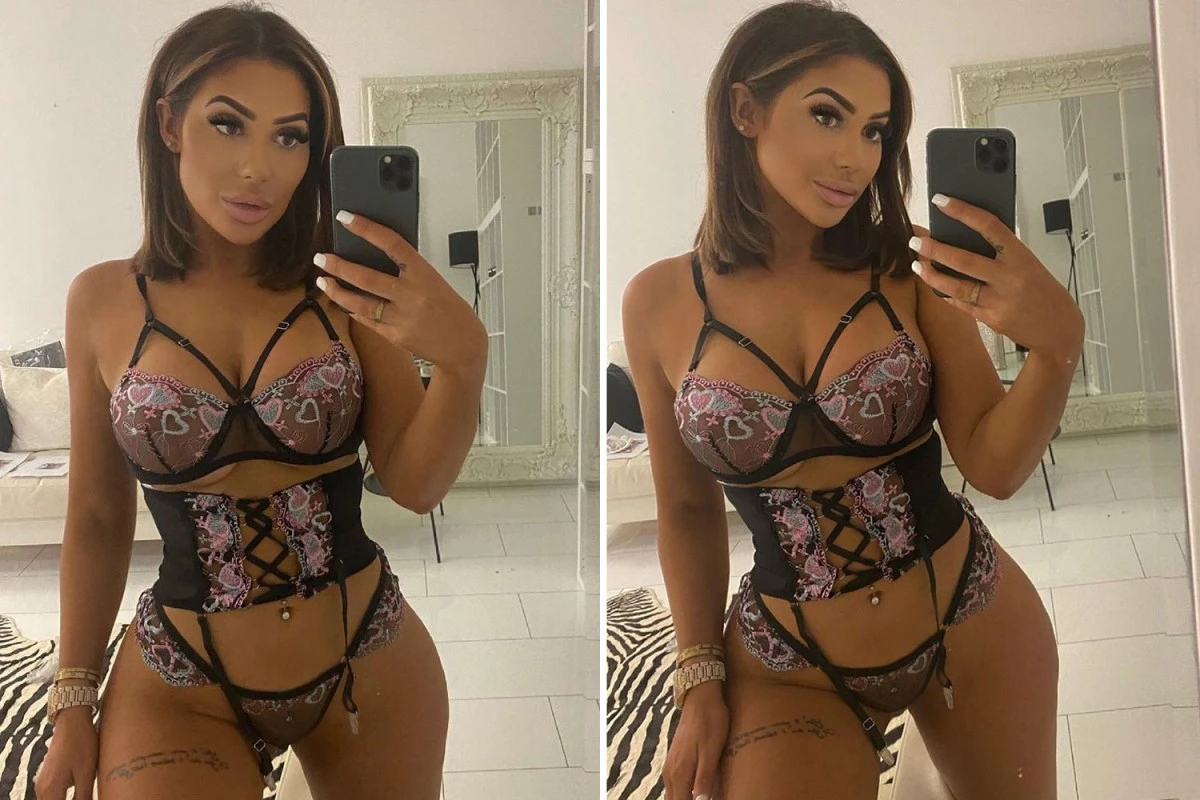 Chloe Ferry grabs fans' attention in a very sexy lingerie selfie