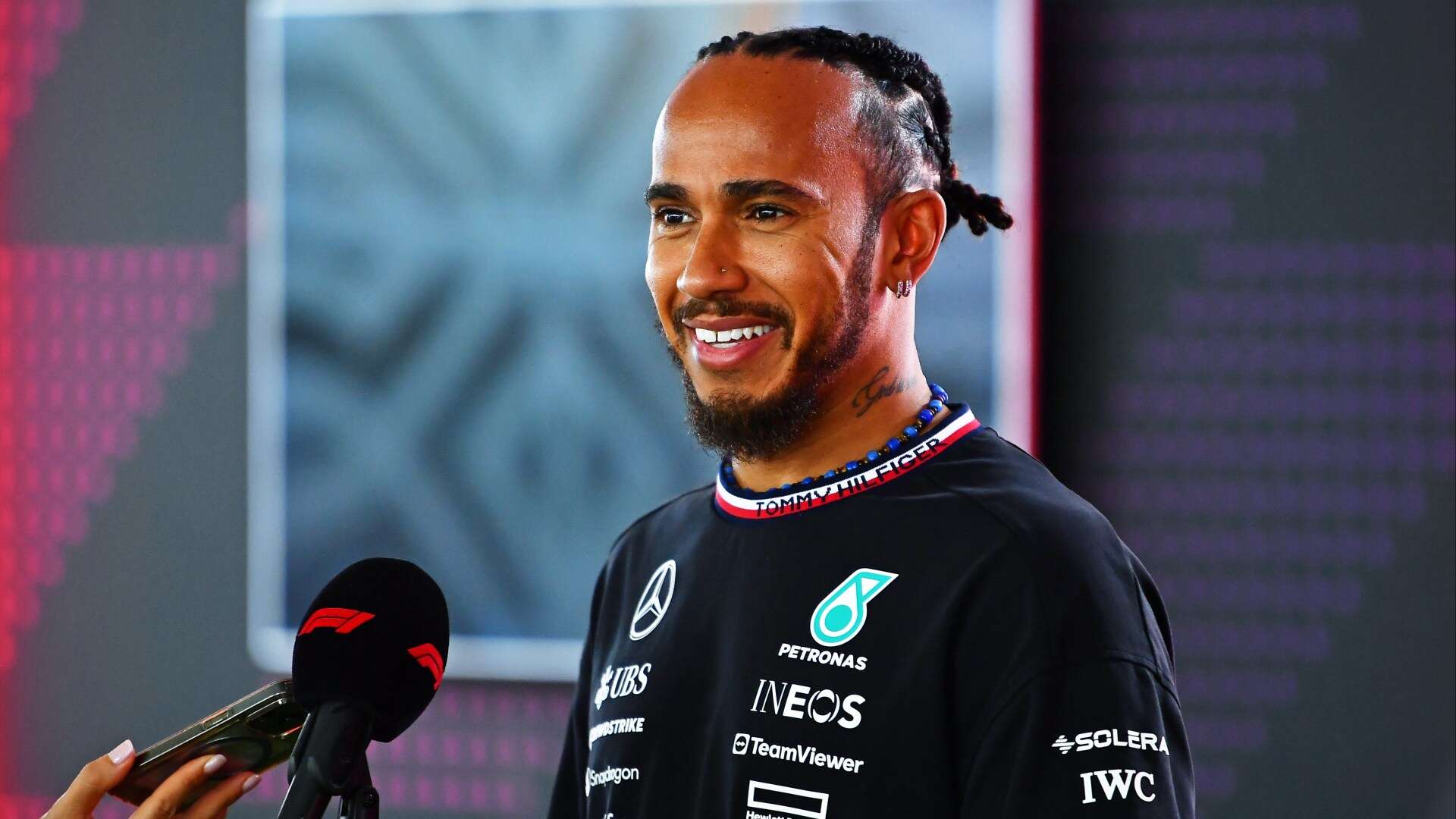 'Wow' - Hamilton laughs at bizarre title race claim from F1 rival Verstappen