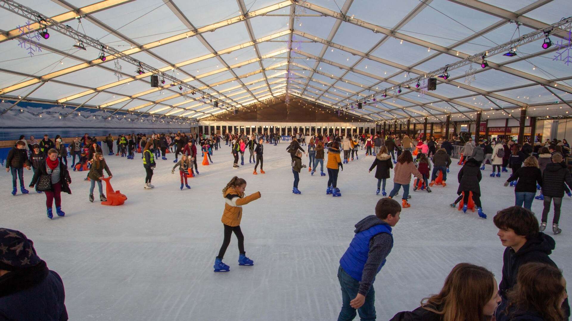 UK's largest covered ice rink to reopen - with Santa skates and disco sessions