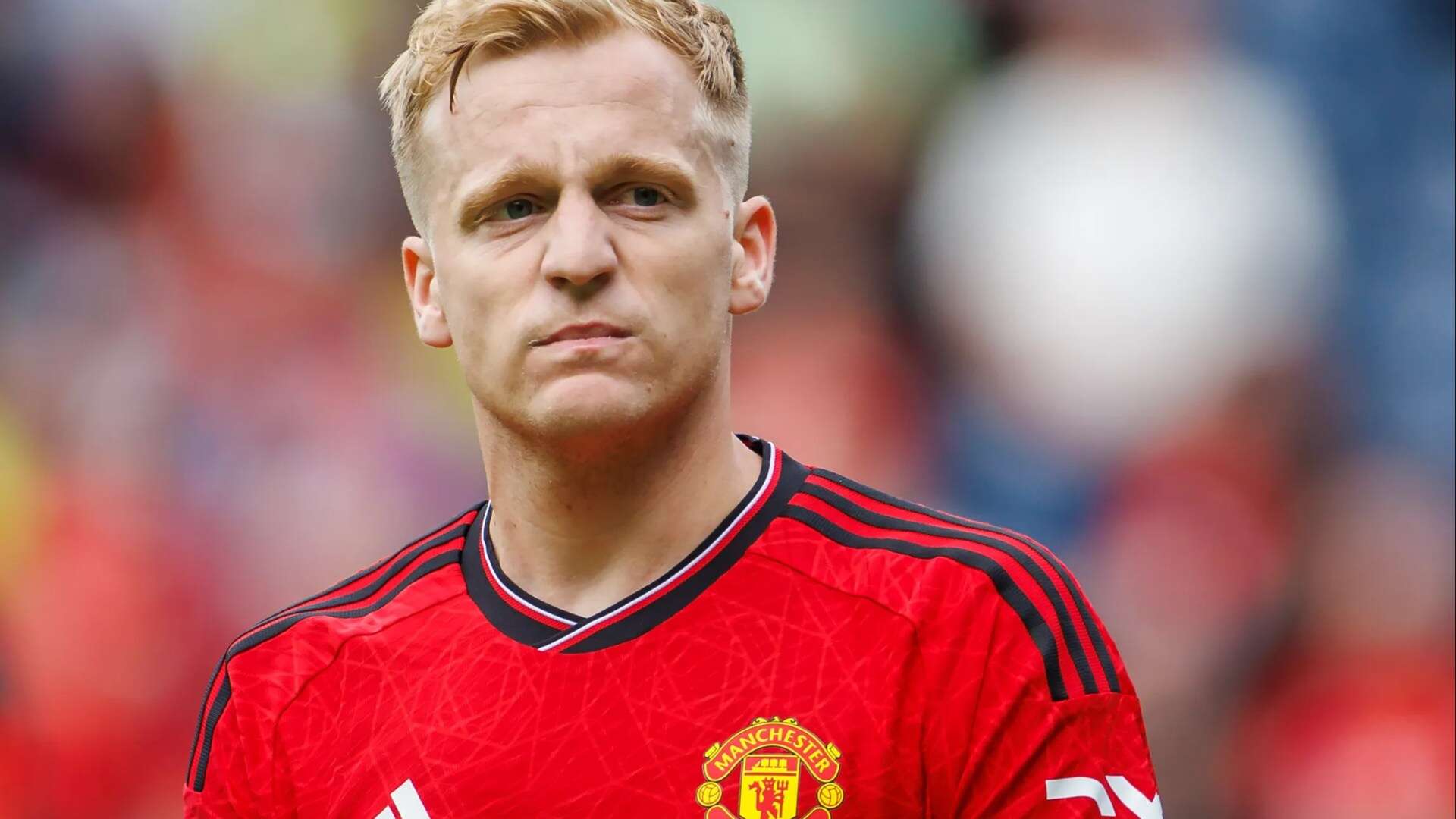 Van de Beek posts 103-word statement as he confirms £400k Man Utd exit