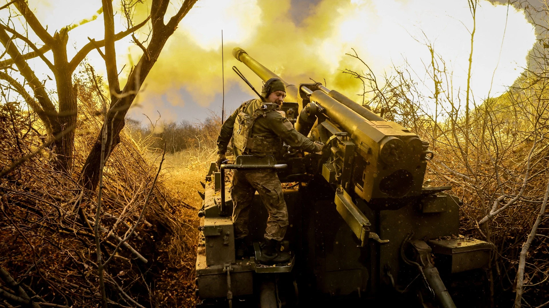 Putin 'scared to death of Trump & Ukraine war will end in DAYS on return'