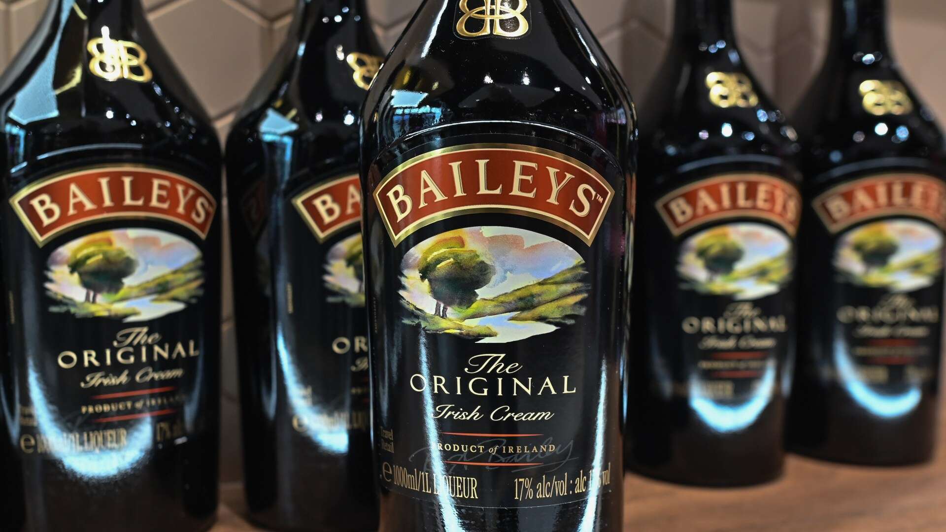 Baileys Irish cream liqueur selling for just £10 on Amazon - a HUGE 40% off