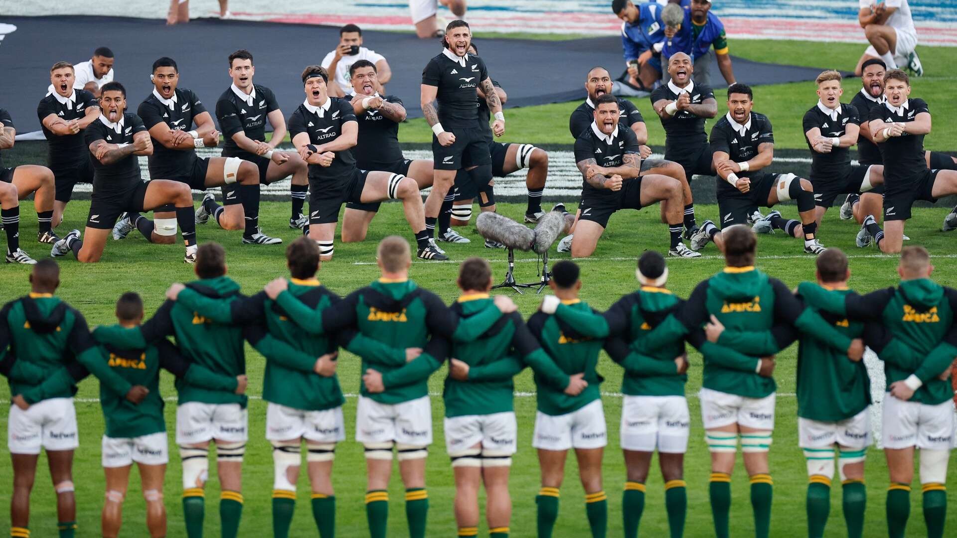 South Africa apologise for 'highly regrettable' acts during New Zealand haka