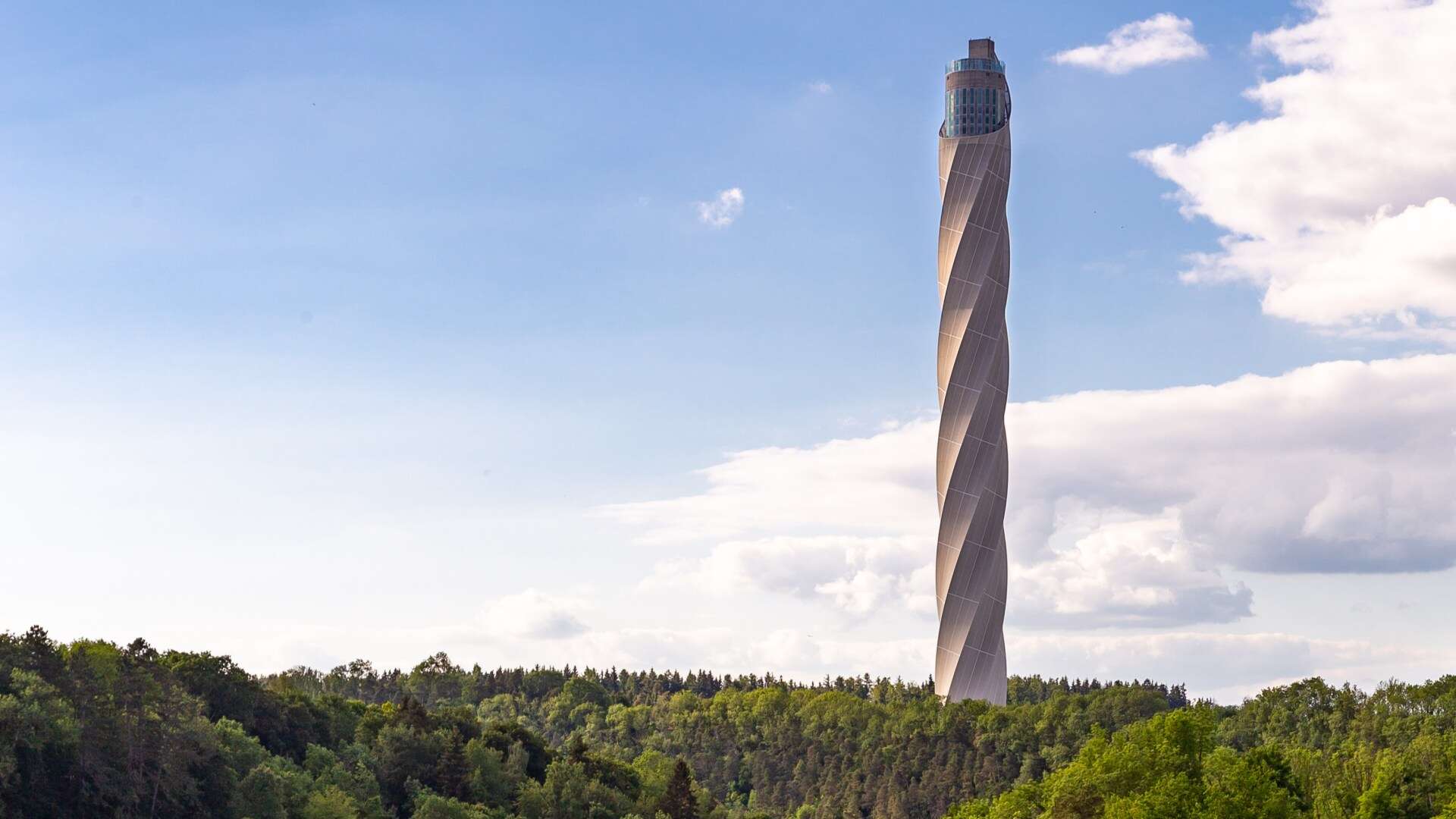 Huge skyscraper built in forest but no one lives there…because it's to test LIFTS