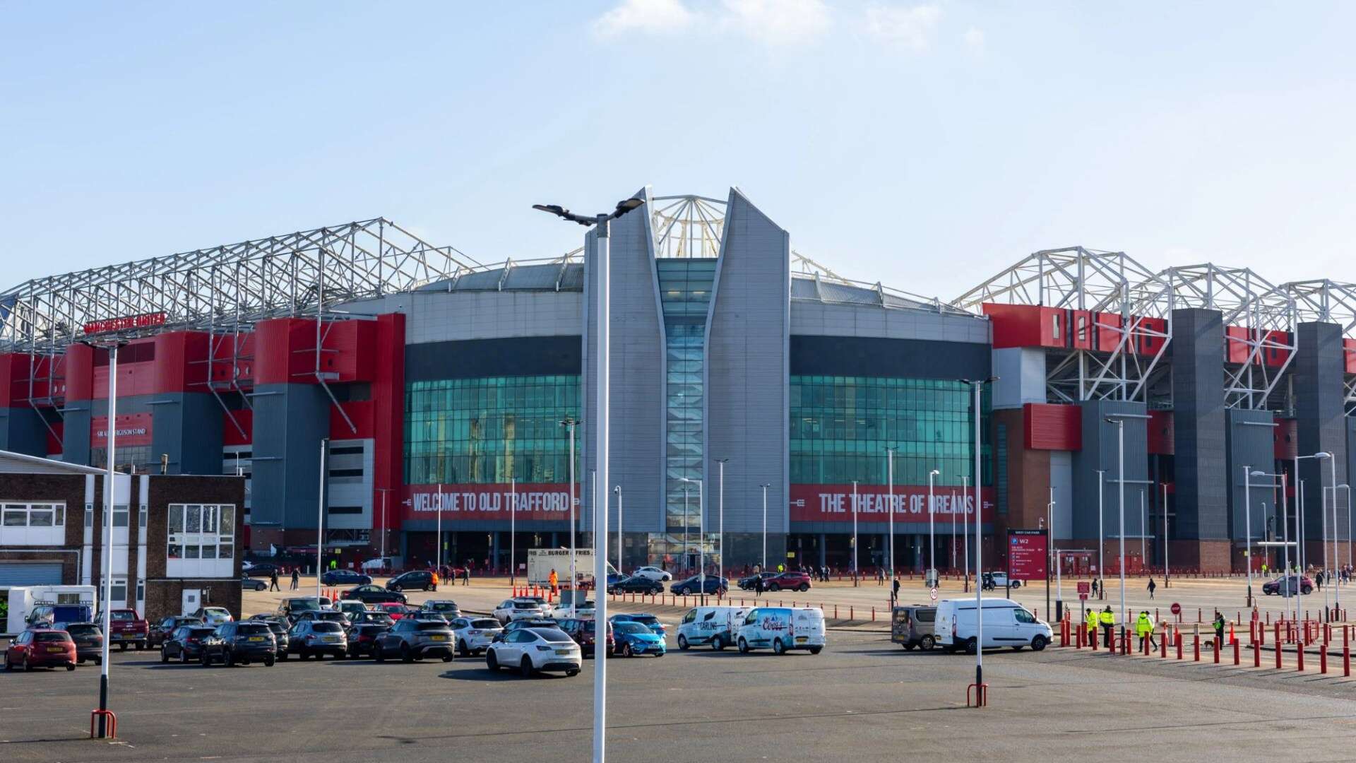 Drivers warned of parking scam at huge stadium as fans tricked into illegal bays