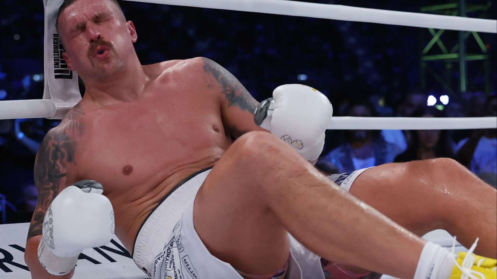 Usyk accused of cheating in blistering attack by Dubois' trainer