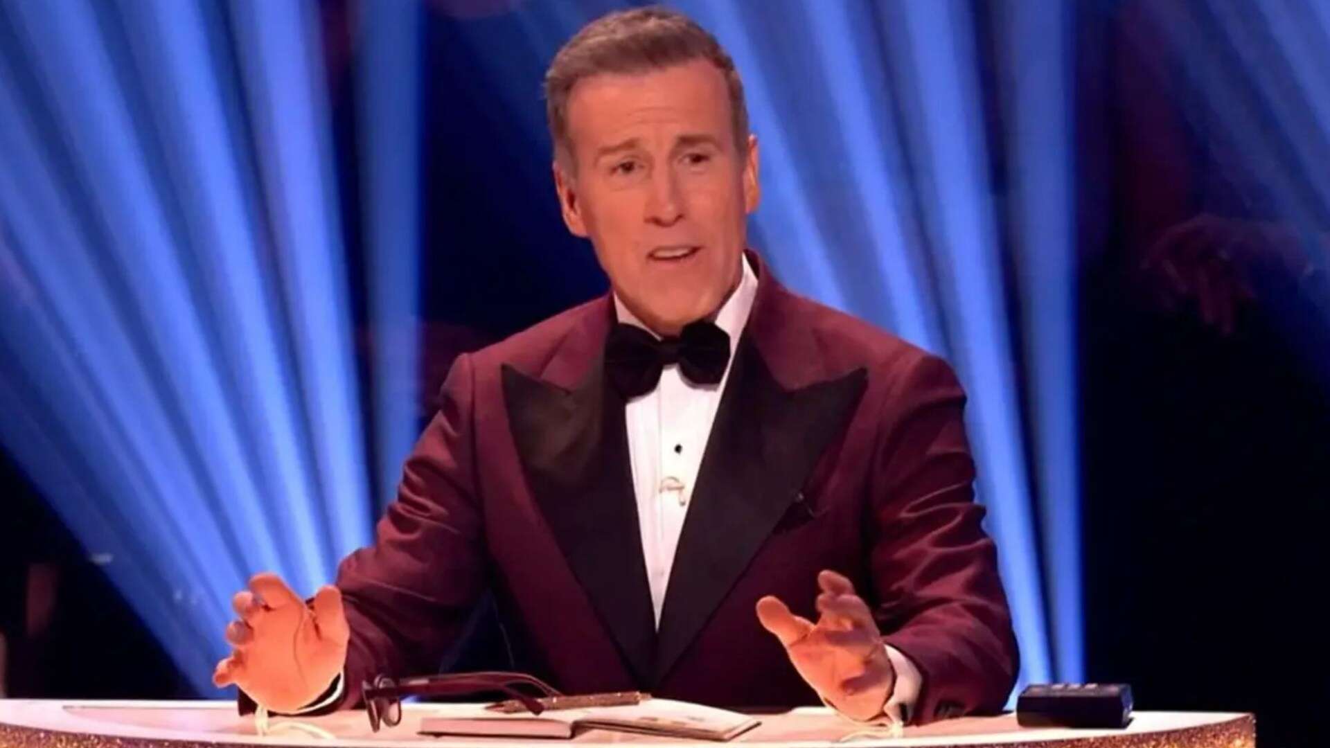 Strictly fans brand show a 'joke' as they accuse Anton Du Beke of over-scoring