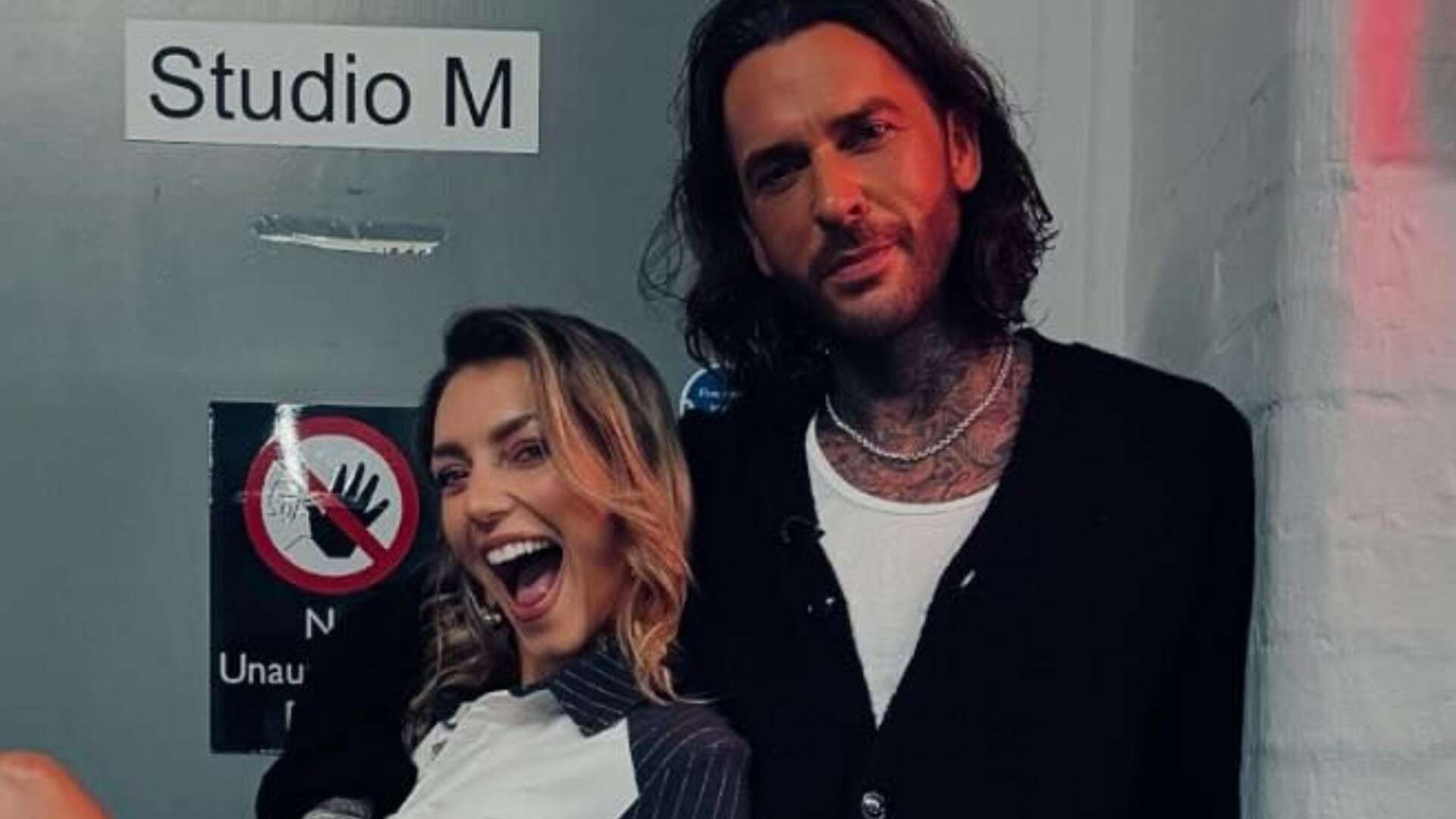 Strictly’s Pete Wicks & Jowita Przystał cosy up backstage as fans in frenzy