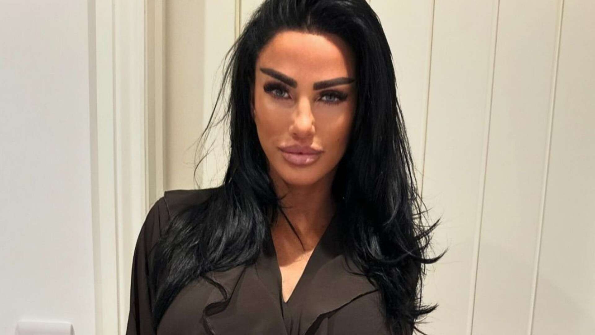 Katie Price sparks fan concern as she poses for snap after huge announcement