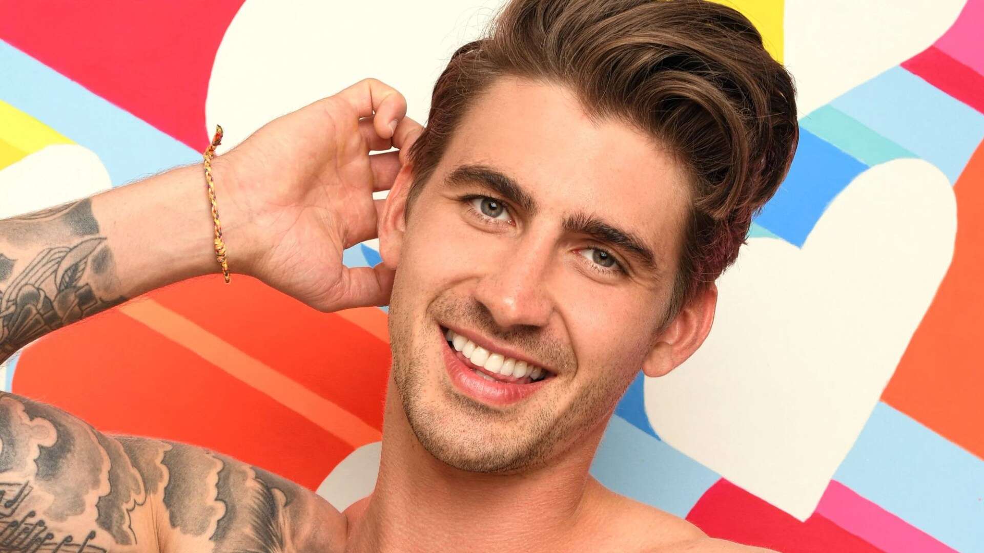 Love Island's Chris Taylor looks VERY unsteady on his skates