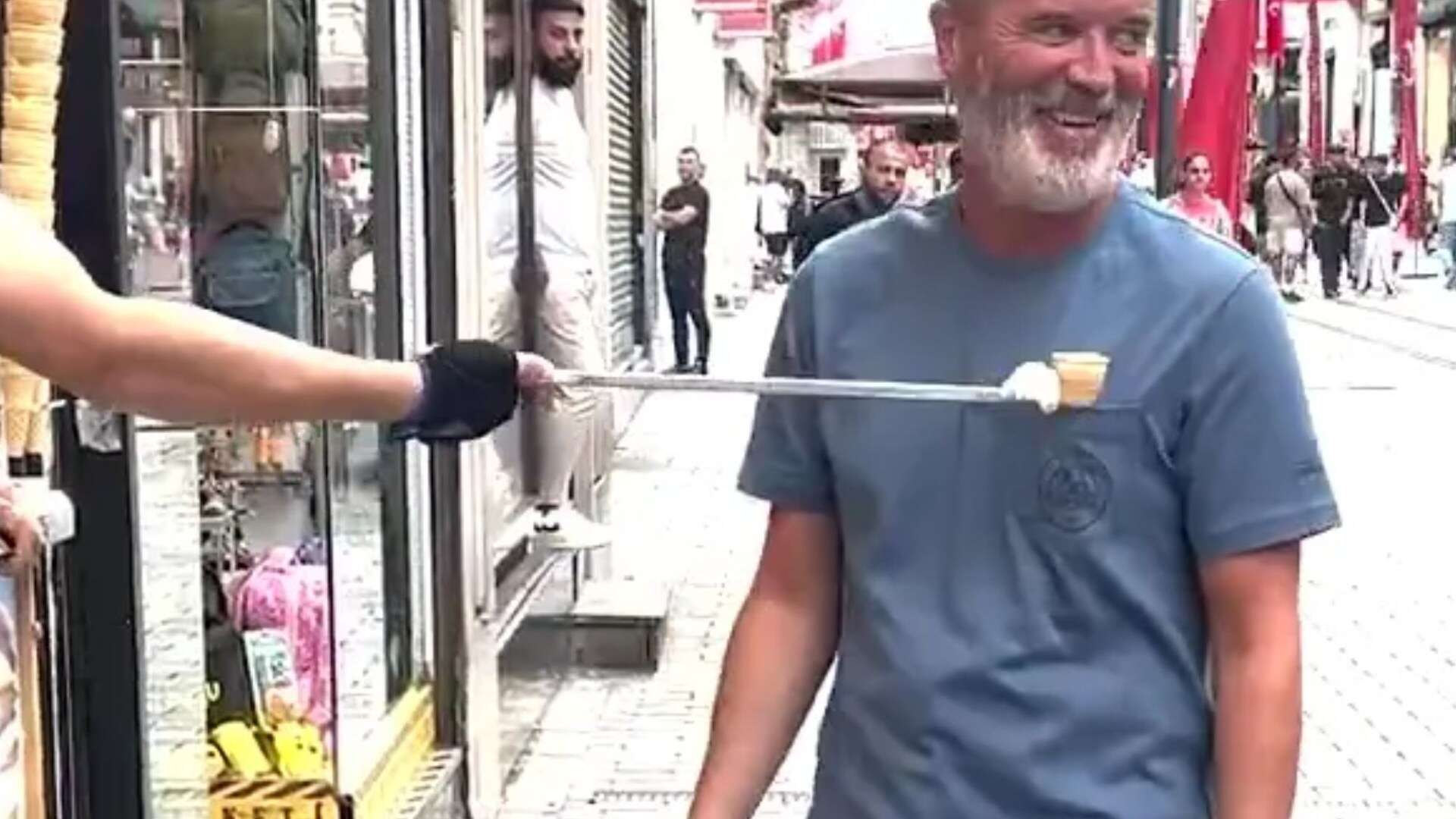 Roy Keane walks off empty-handed as he is repeatedly teased by ice cream man