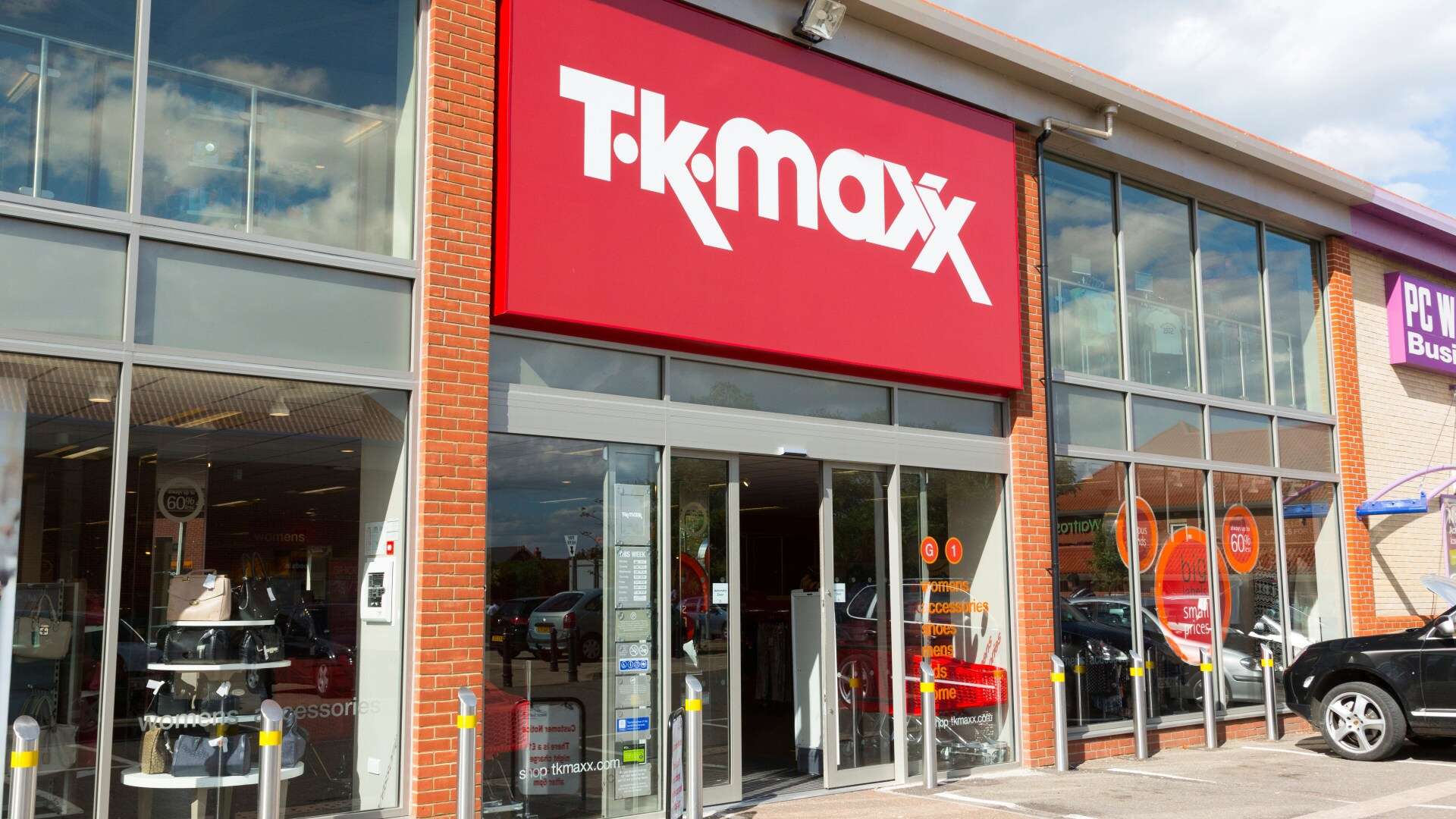 I worked in TK Maxx - the secret colour codes you need to look for in the sales