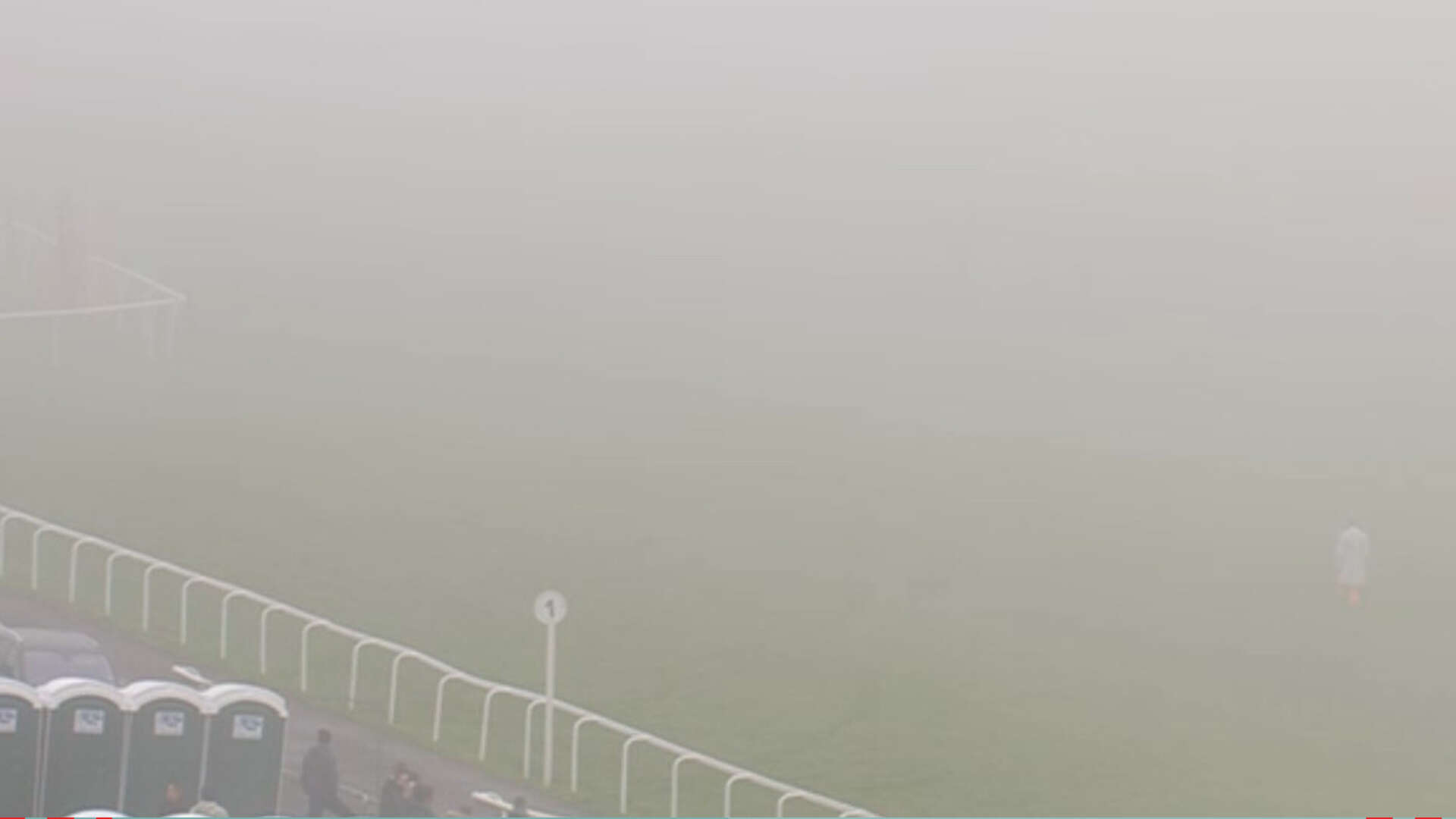 Racing viewers left baffled and can't see their horses as fog wreaks havoc