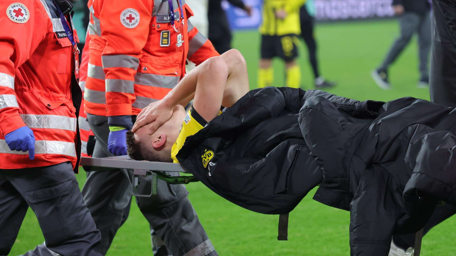 Dortmund star rushed to hospital after bad injury leaving boss in 'shock'