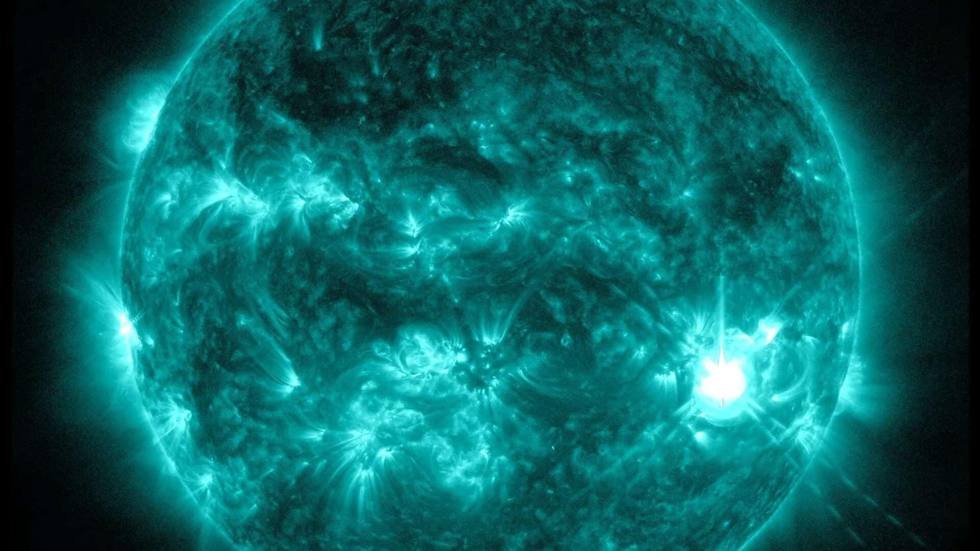 Radio and plane comms face BLACKOUTS as powerful solar flares blast from sun