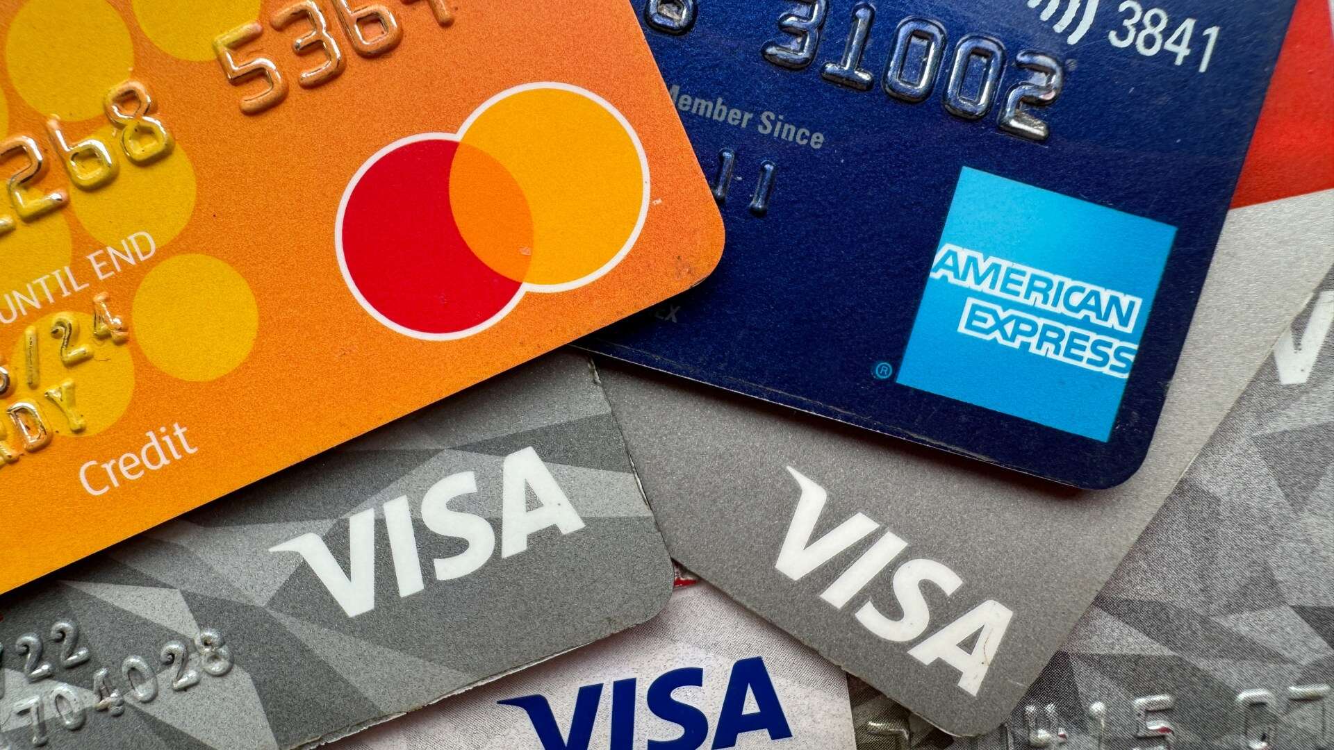 Civil servants handed 900 MORE taxpayer-funded credit cards in one year