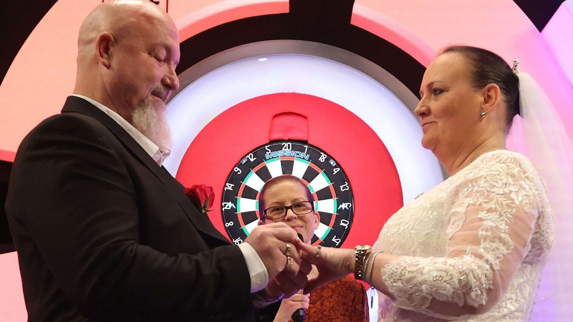 Darts star marries long term partner on stage after being knocked out