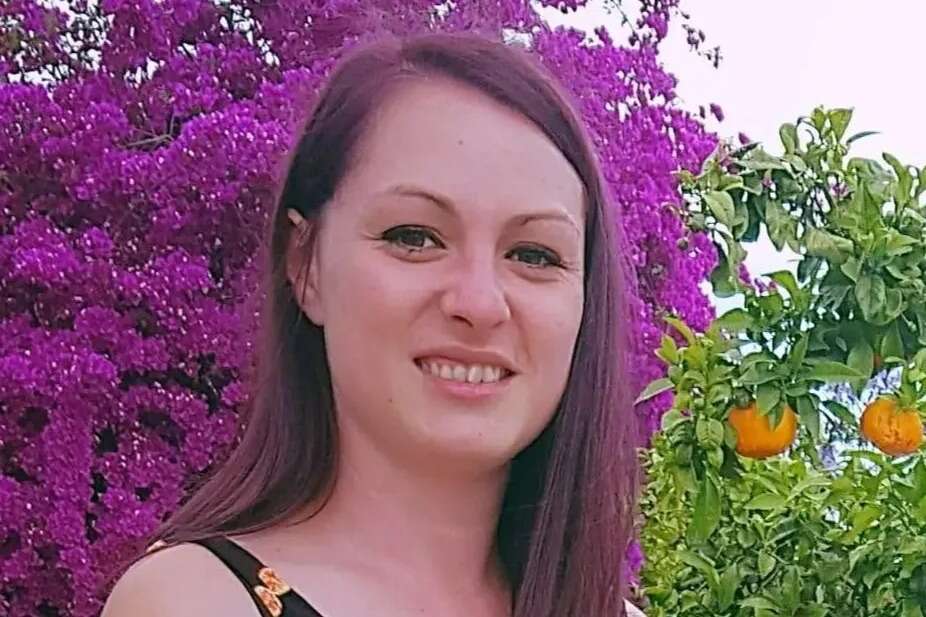 Mystery as cops hunting for missing mum find ‘belongings’ on river bank