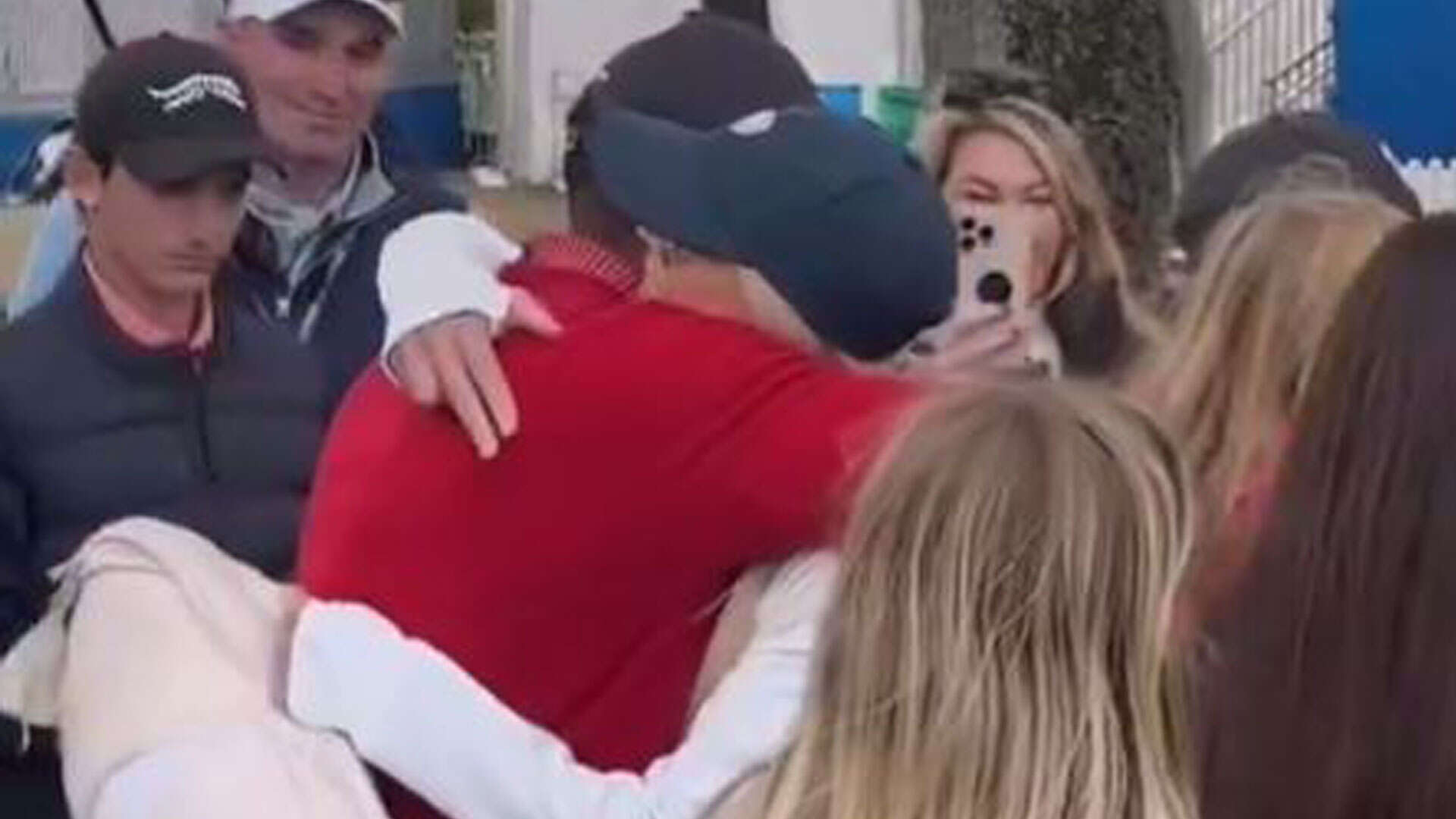 Tiger Woods hugs ex-wife Elin Nordegren at Florida golf event