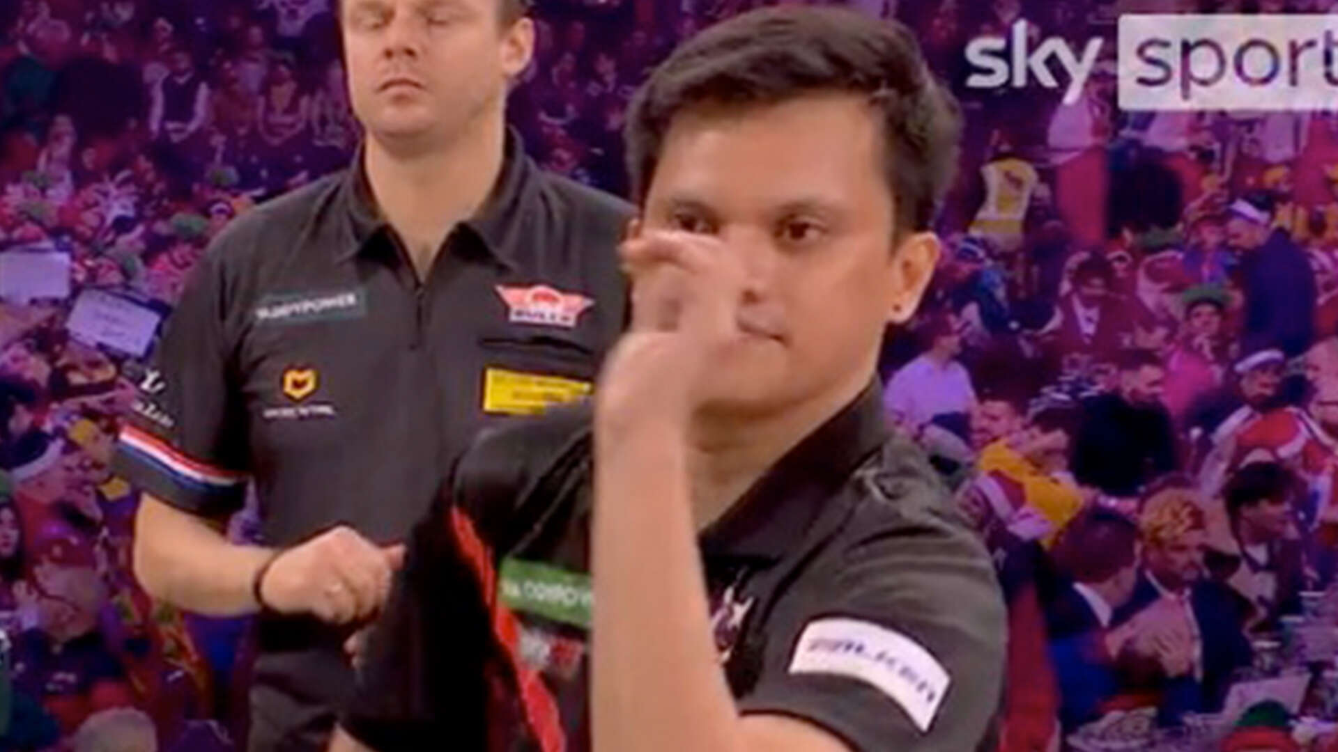 'Rafael Nadal of darts' leaves commentator stunned with bizarre routine