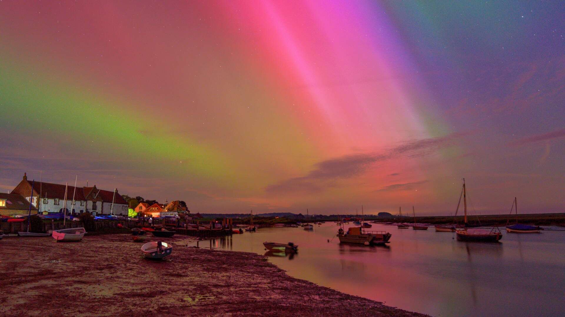 Northern Lights 'likely' to illuminate parts of UK TONIGHT with stunning aurora