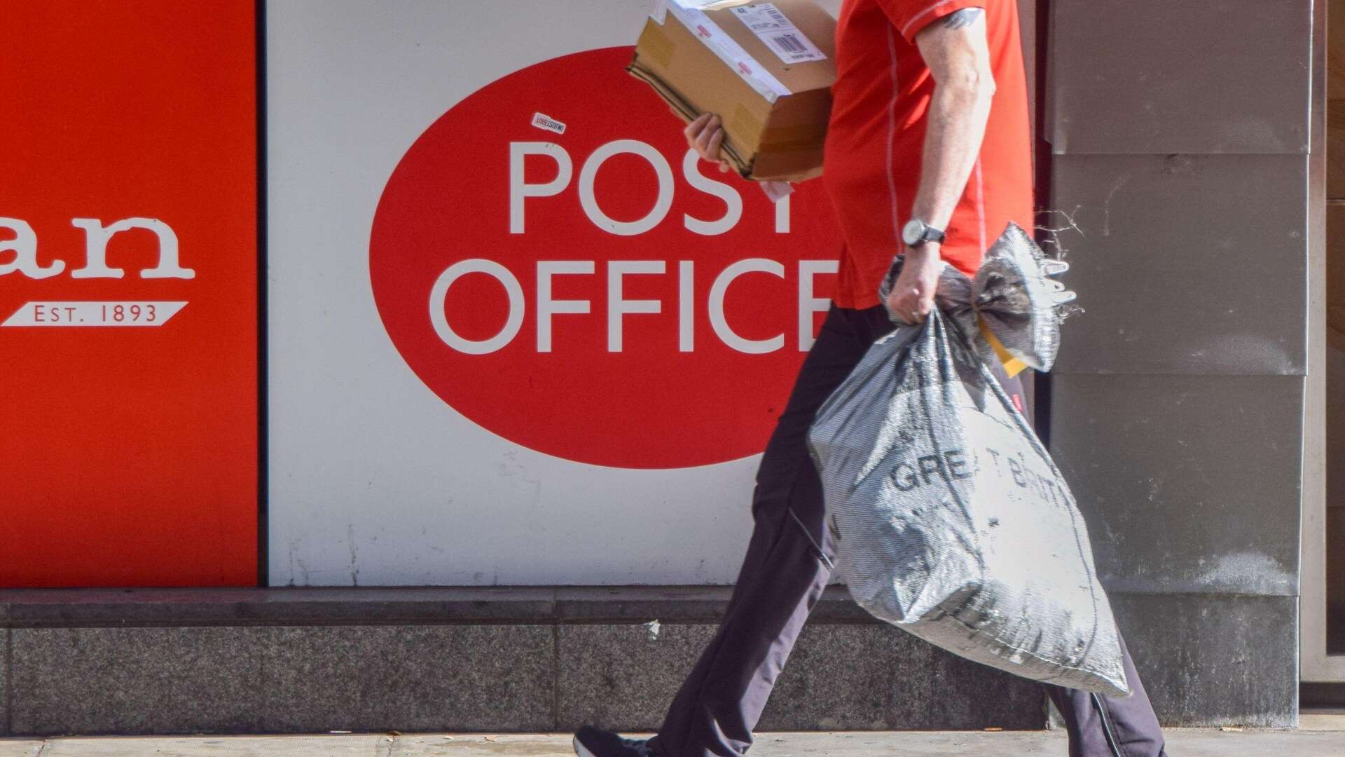 Post Office could be given to STAFF in historic shake-up after IT scandal