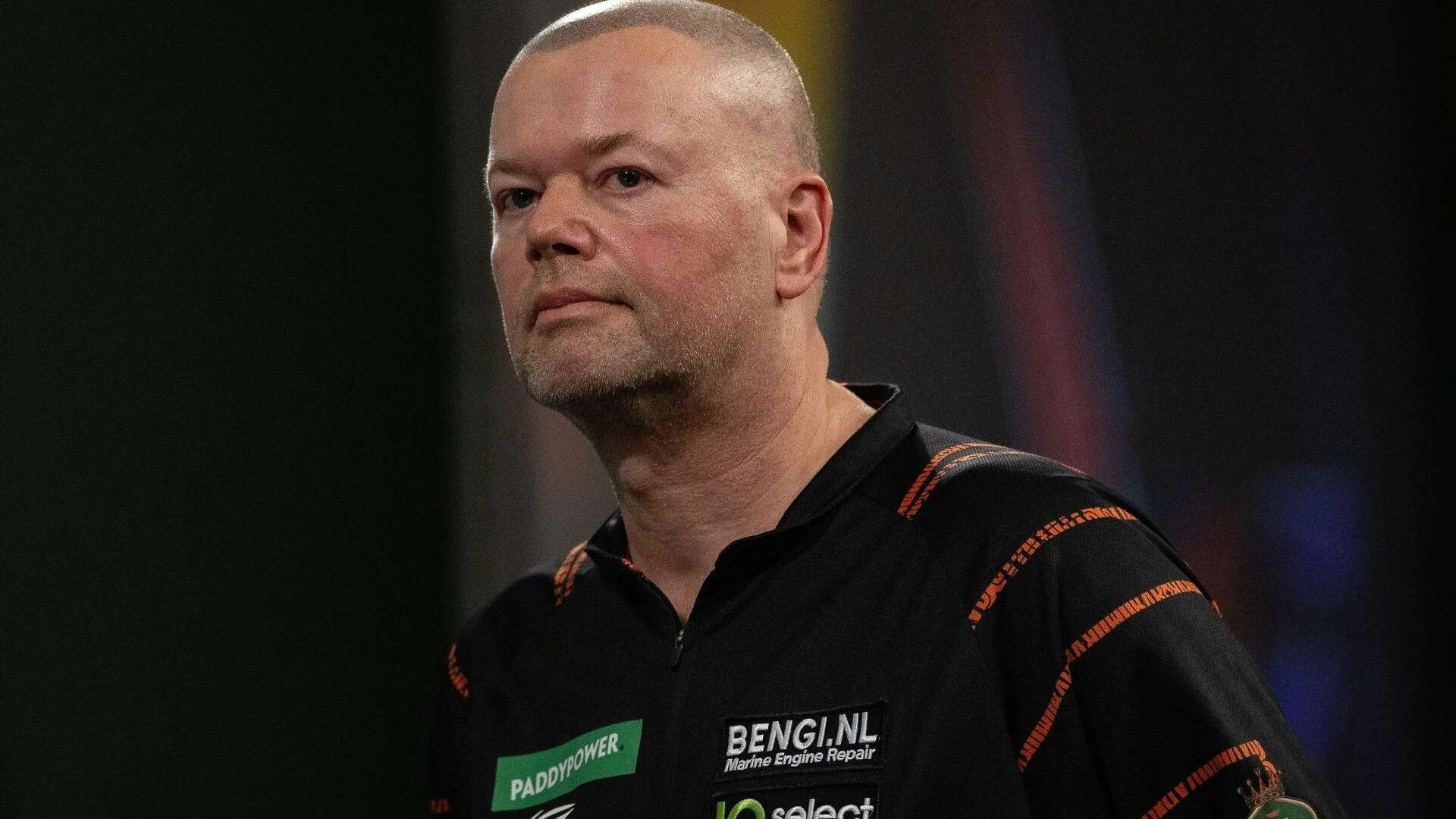 Van Barneveld 'no longer talking with ex-PDC star' for 'unacceptable' reason