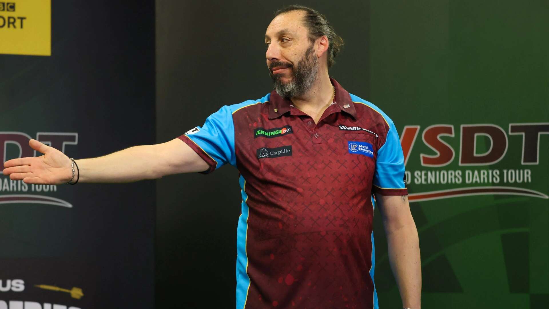 Howson through, Thornton in action, Phil Taylor forced to WITHDRAW