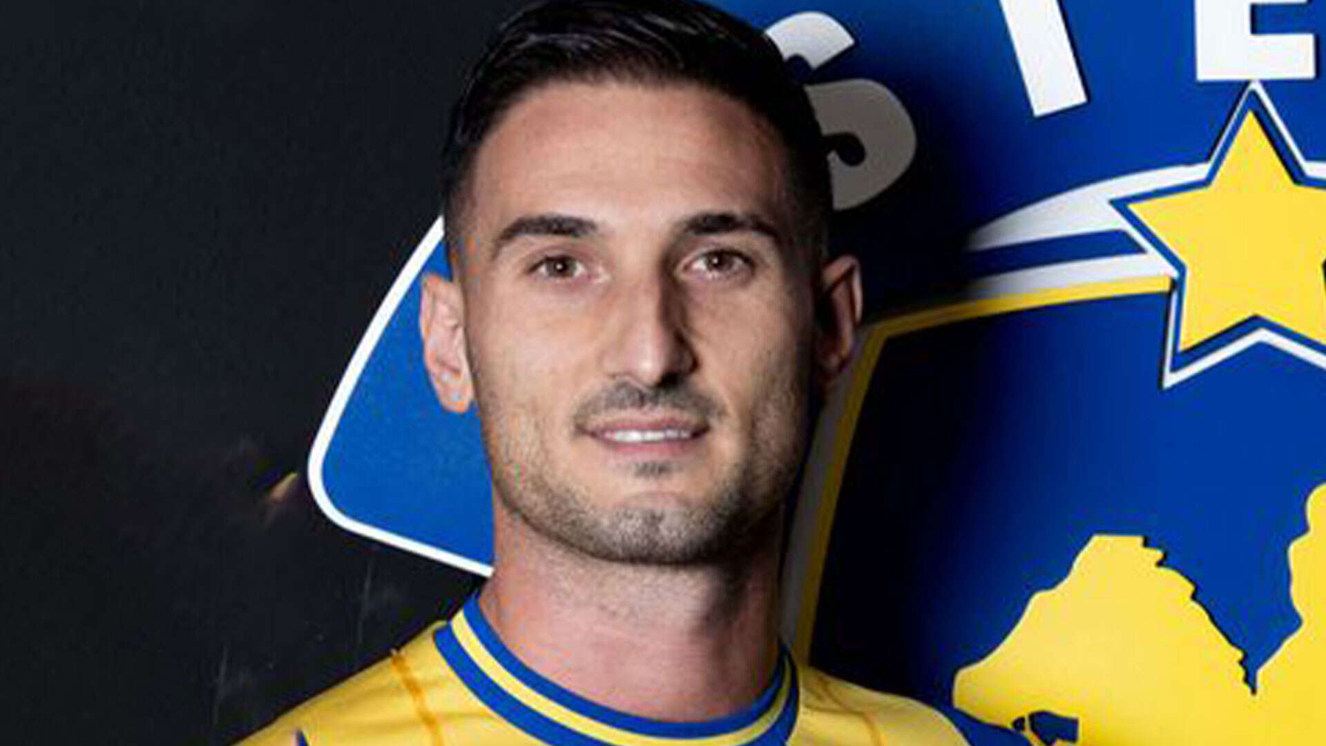 Man Utd cult hero Federico Macheda signs for his 13th club as career nosedives