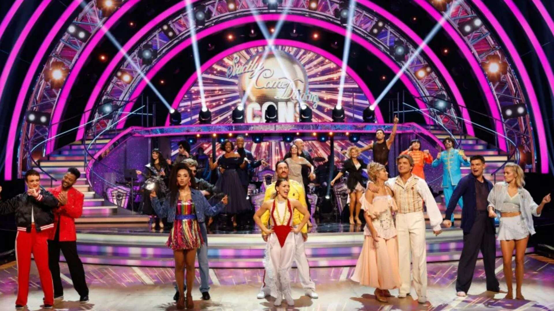 ‘They want him OUT’ say Strictly fans as dancer ‘hardest ever’ dance