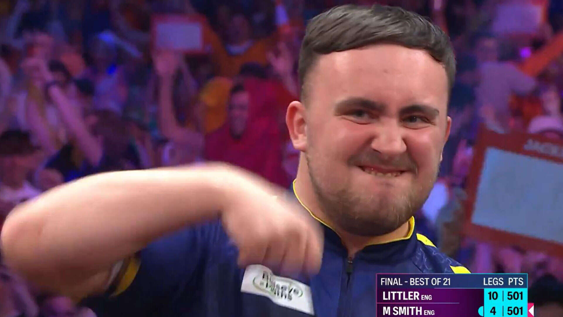 Luke Littler makes classy gesture to Michael Smith as he nets the Big Fish