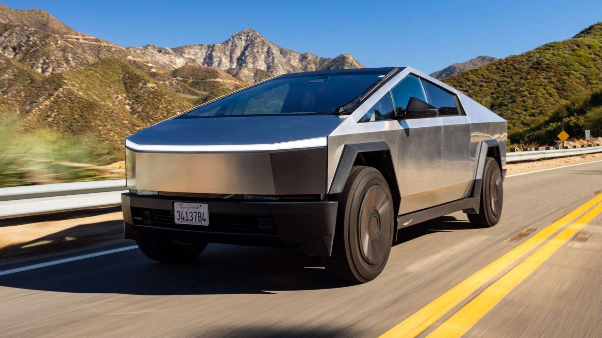 Tesla Cyberbeast is hunk truck with aircraft-style steering & crazy autopilot