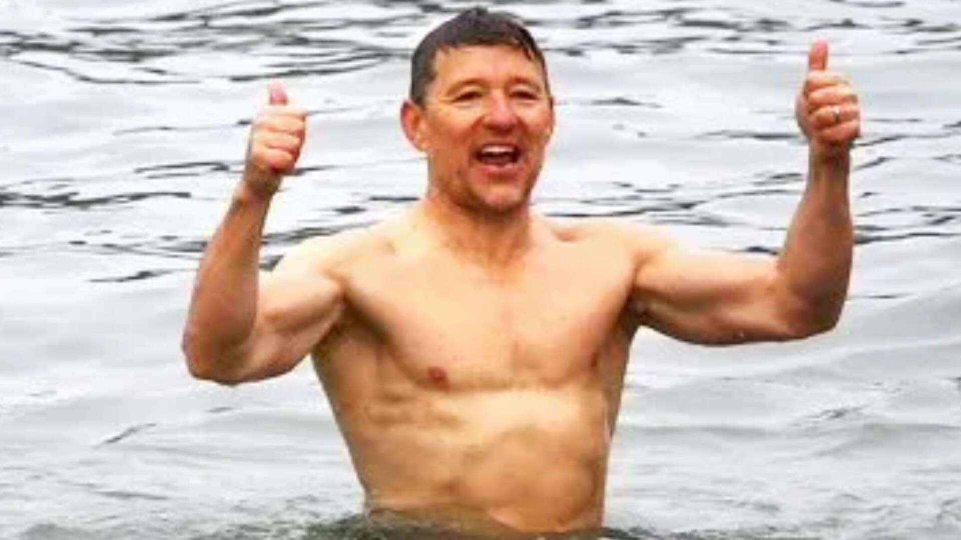 Ben Shephard shows off ripped six pack on freezing Christmas Day swim