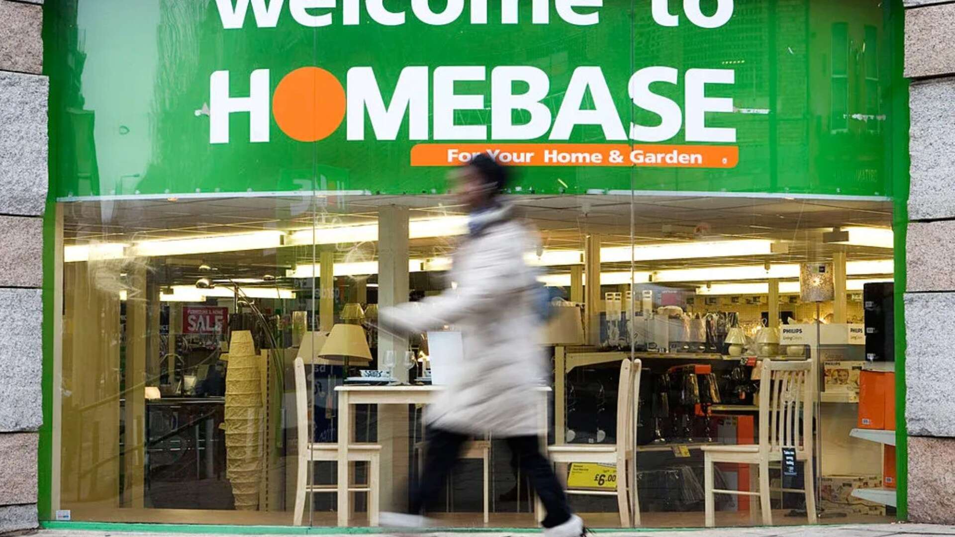 Homebase fans rush to store after they spot real Christmas trees for FREE