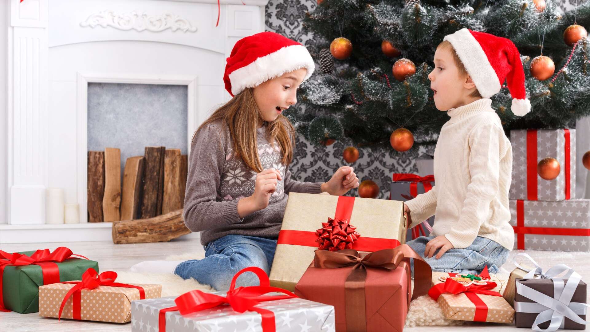 Warning over four types of Christmas photos you should NEVER post of your kids