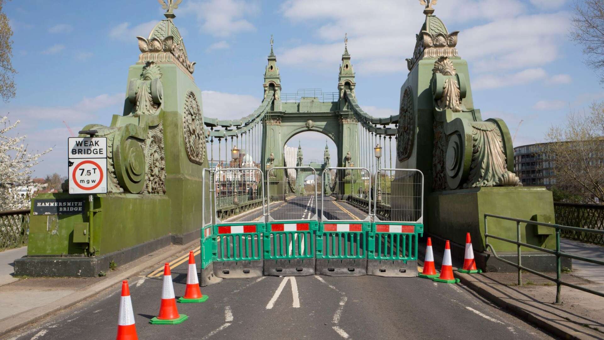 Iconic UK bridge used by 16,000 drivers every day to close for SIX weekends