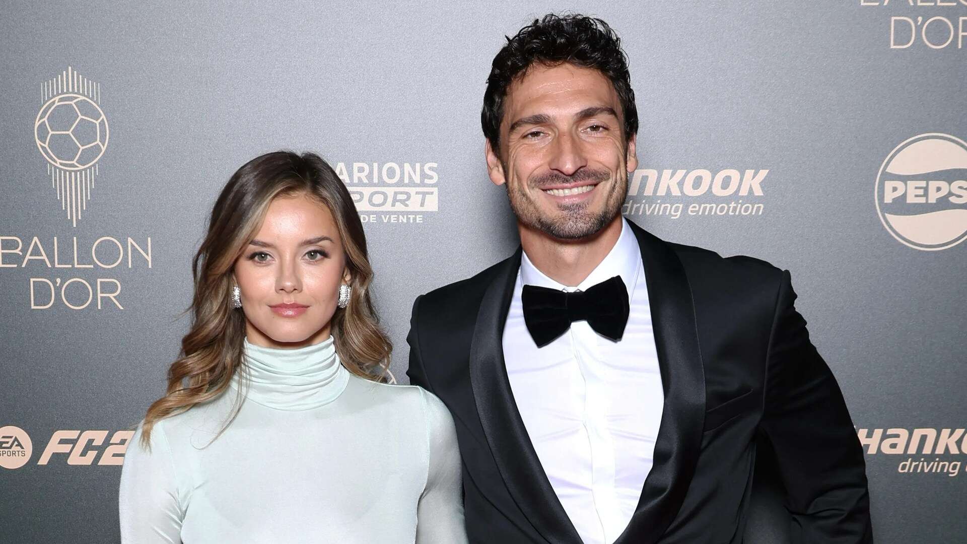 Hummels, 35, goes public with Victoria's Secret model, 25, at Ballon d'Or