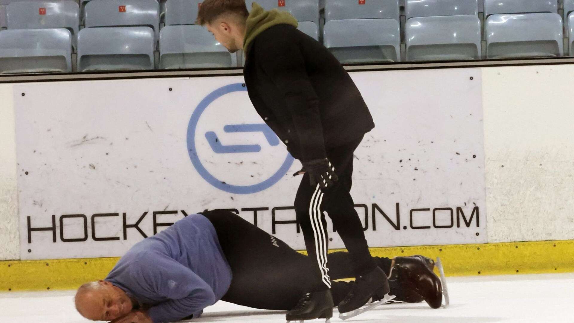 Painful moment Olympic icon Sir Steve Redgrave stacks it in Dancing On Ice training