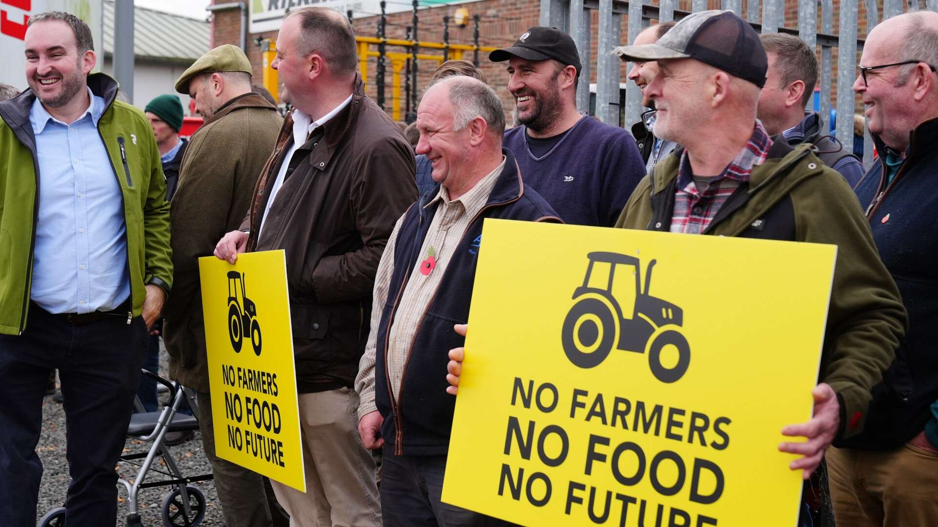 Thousands of farmers plan breakaway protest after union declines to back demo