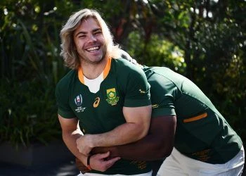 Faf de Klerk has NOT cut his famous blond locks – HERE’S PROOF!