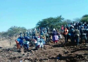 KZN diamond rush: Govt spoils party, slams locals for ‘illegal mining’