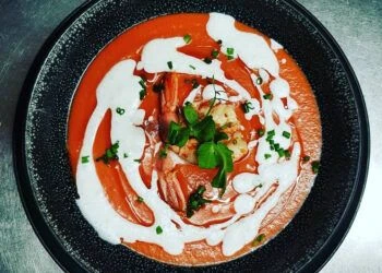 Roasted capsicum and coconut soup – Creamy and flavourful