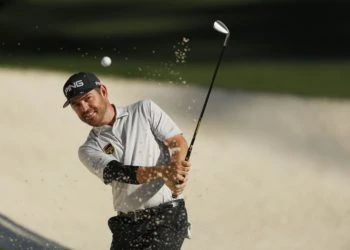 Louis Oosthuizen leads US Open after 52-foot eagle bomb + ALL the scores