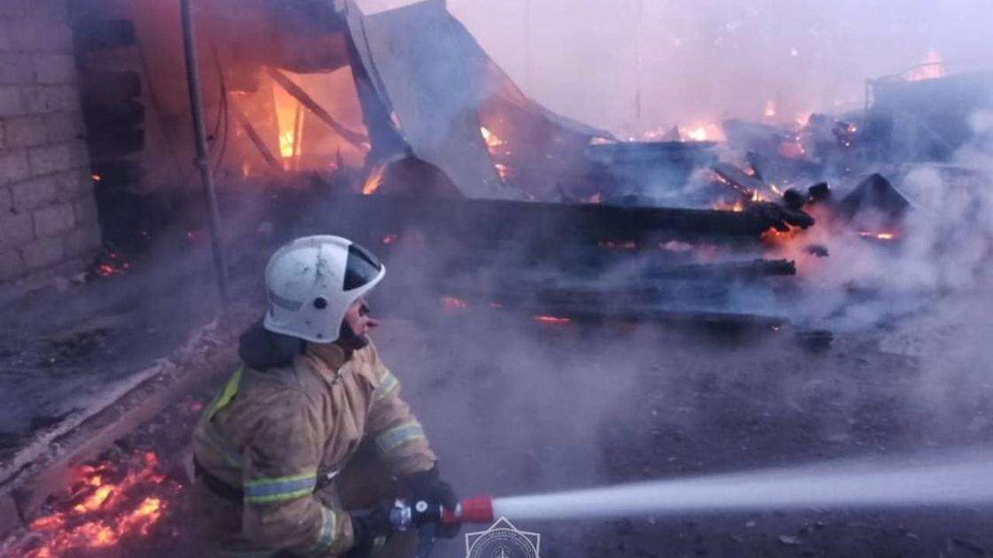 Тело мужчины нашли на месте пожара в области Абай