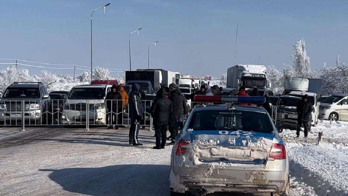 Блокпосты установили в Жамбылской области из-за непогоды