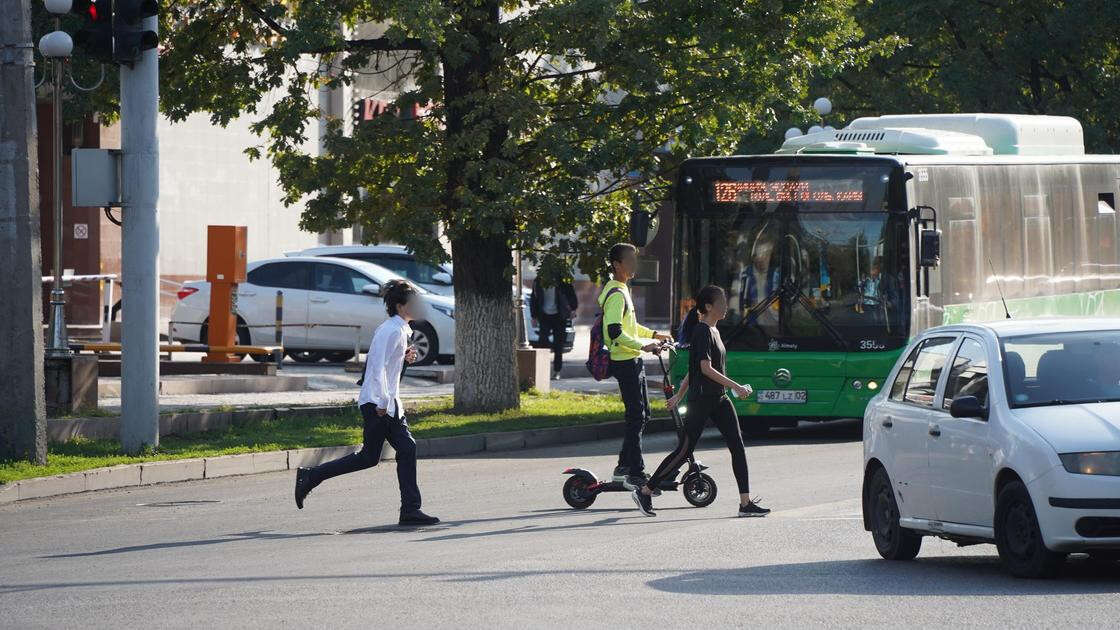 Еще несколько автобусных маршрутов изменили схемы движения в Астане (фото)