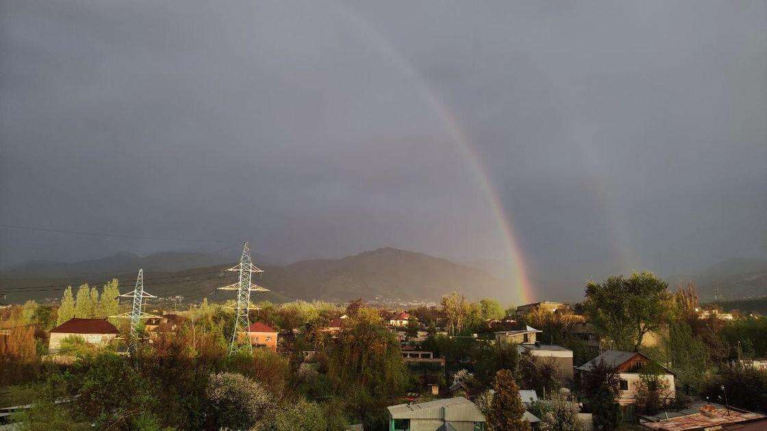 Радугу после непогоды сняли жители Алматы (фото)