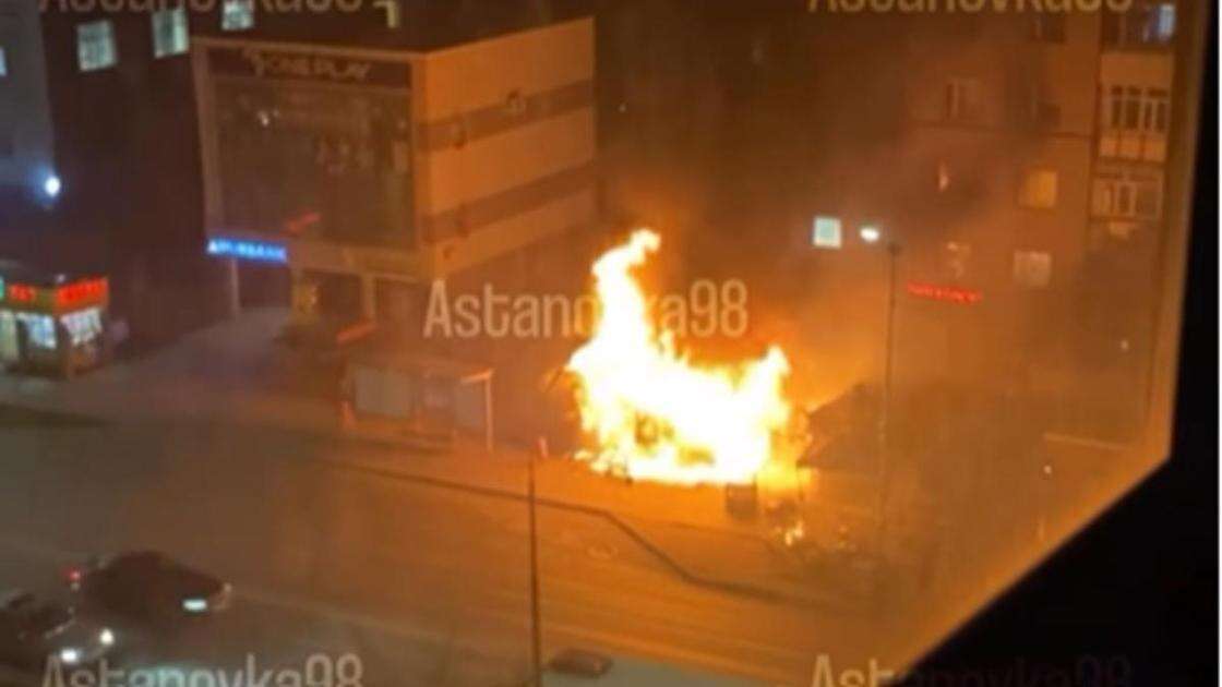 Взрыв произошел в донерной в Астане (видео)