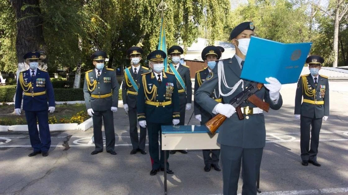 Первокурсники военного вуза приняли присягу в онлайн-режиме