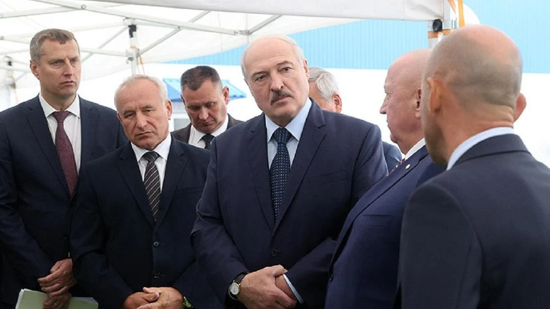 Лукашенко: Эта вакханалия заканчивается, надо заниматься экономикой